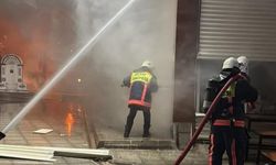 Besni'de hırdavat dükkanında yangın çıktı