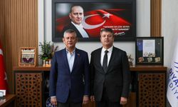 Özgür Özel, Adıyaman Belediyesi'ni ziyaret etti