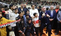 Burak Yılmaz Gaziantep’te Çocuklarla Buluştu