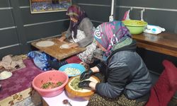 Depremzede 3 kadın börekçi açarak hayata tutundu