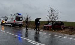 Tır ile otomobil çarpıştı; 2 ölü, 3 Yaralı