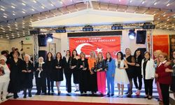 Başarılı Kadınlar Altın Ödüllerle Taçlandı