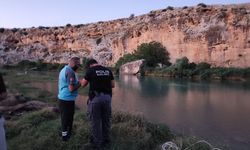 Besni'de Çaya Giren Genç Akıntıya Kapılarak Kayboldu