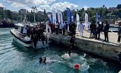 Vali Şahin'den Çevre Günü'nde Deniz Temizliği Dalgıcı
