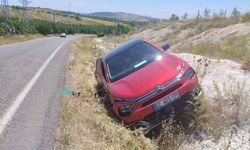 Besni'de Otomobil Kazası: 3 Yaralı Hastaneye Kaldırıldı