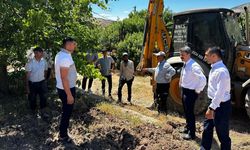 Besni'de Köy Yollarında Çalışmalar Sürüyor