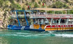 Halfeti'de Tekne Arızası: 40 Yolcu Kurtarıldı