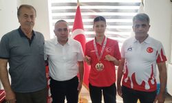 Esnaflardan Dünya Şampiyonu Berfin'e Altın