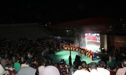 Kilis'te öğretmenlerden oluşan 'maarif korosu' müzikseverlerle buluştu