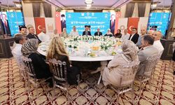 25 Yıllık Evlilere Umre Sonrası Aile Sofrası Buluşması
