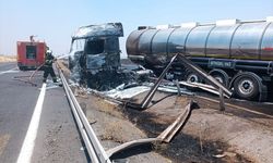 Mardin'de bitkisel yağ yüklü tankerde kaza sonrası çıkan yangın söndürüldü