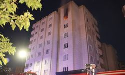 Karaköprü'de Apartman Yangını Kontrol Altına Alındı