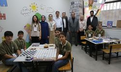 Şanlıurfa'da öğrencilerin topladıkları atıklarla 'Sıfır Atık Zeka Oyunları Atölyesi' açıldı