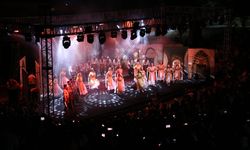 Siirt'te Maarif Halk Dansları Topluluğu sahne aldı