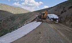 Siirt'te Köy Yollarına Kapsamlı Kış Bakımı Yapıldı