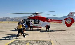 Şırnak'ta ambulans helikopter, riskli gebeliği bulunan kadın için havalandı