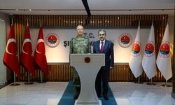 Korgeneral Topaloğlu Şırnak Valisi Ekici'yi Ziyaret Etti