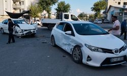 Adıyaman'da İki Otomobil Çarpıştı: 3 Yaralı