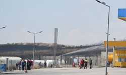 Ankara'da Ot Yangınına Havadan ve Karadan Müdahale Ediliyor