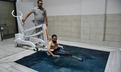 Batman'da Özel Bireyler Havuzlarda Serinliyor