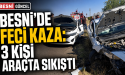 Besni Gümüşlü Yol Ayrımında Can Pazarı: 3 Kişi Yaralandı