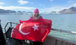 Deniz Kayadelen, Kuzey Kutbu'nda Yüzen İlk Türk Oldu