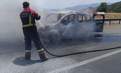 Diyarbakır Lice'de Seyir Halindeki Araç Alev Aldı