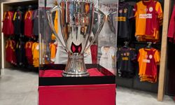 Galatasaray şampiyonluk kupası Mardin'de sergilendi