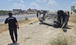 Nizip'te otomobil devrildi: 1 çocuk öldü, 8 yaralı var