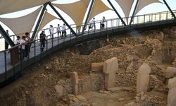 Göbeklitepe serin havasıyla ziyaretçilerini ağırlıyor