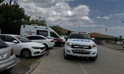 Hazar Gölü'nde su alan kayıktaki 8 kişi tahliye edildi