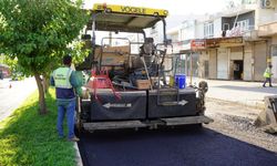 Kahta'da Baraj Yolu Sıcak Asfaltla Yenileniyor
