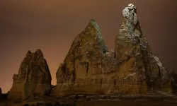Kapadokya'nın Tarihi Güzellikleri Gece Işıklandırıldı