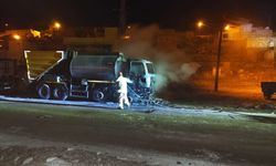 Mardin'de iş makinesi yangını söndürüldü
