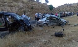 Midyat'ta Trafik Kazası: 8 Yaralı