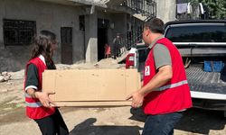 Türk Kızılay cam kemik hastası 3 kardeşe tekerlekli