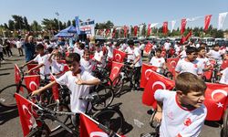 Yazıcı, yaz okulu öğrencilerine bisiklet dağıttı