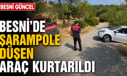 Besni’de Şarampole Düşen Araç Kurtarıldı