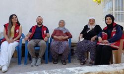 Devlet Besni'de  Yalnız Yaşayan Çınarların Yanında