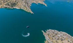 Çermik'te Çevre Dostu Tekneyle Atatürk Baraj Gölü Turları