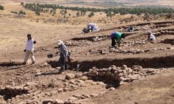 Göbeklitepe'de yeni kazılarda dörtgen planlı yapılar ortaya çıkarıldı