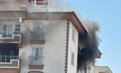Ev Yangınında 3 Kişi Dumandan Etkilenerek Hastaneye