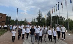 Kur'an Kursu Öğrencilerinden Ahlat'a Anlamlı Ziyaret