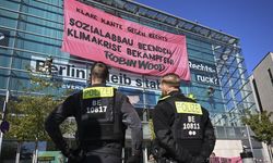 Berlin'de Çevreciler CDU Genel Merkezinde Eylem Yaptı