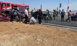Gaziantep'te iki otomobilin çarpıştığı kazada 5 kişi yaralandı