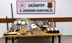 Gaziantep'te kaçak kazı yapan 4 şüpheli suçüstü yakalandı