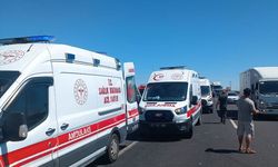 Mardin'de devrilen minibüsteki 13 öğrenci yaralandı