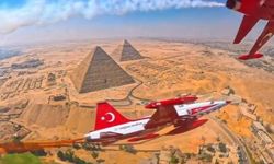 Türk Yıldızlarından Piramitler Üzerinde Şov!