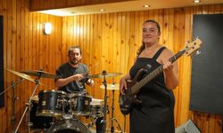 Türkiye'nin ilk işitme engelli müzik grubu 'seslerini' Türkiye'ye duyurmak istiyor