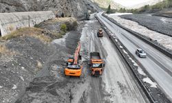 Erzincan-Erzurum Yolundaki Heyelan Dronla Görüntülendi